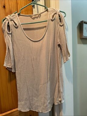 Soft Surroundings Women's Scoop Neck Keyhole Shoulder Tunic in Light Beige